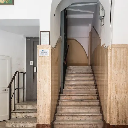 - Trains 4 Min - Ac - Super Wifi Appartamento