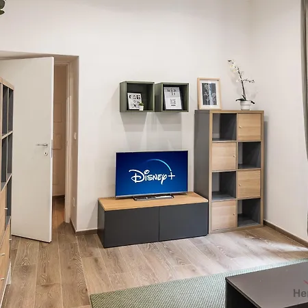 Appartement - Trains 4 Min - Ac - Super Wifi *