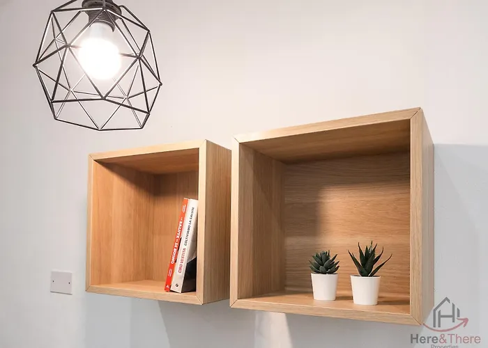 Apartment - Trains 4 Min - Ac - Super Wifi *